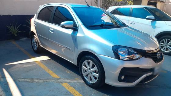 TOYOTA ETIOS 1.5 X PLUS 16V FLEX 4P AUTOMÁTICO